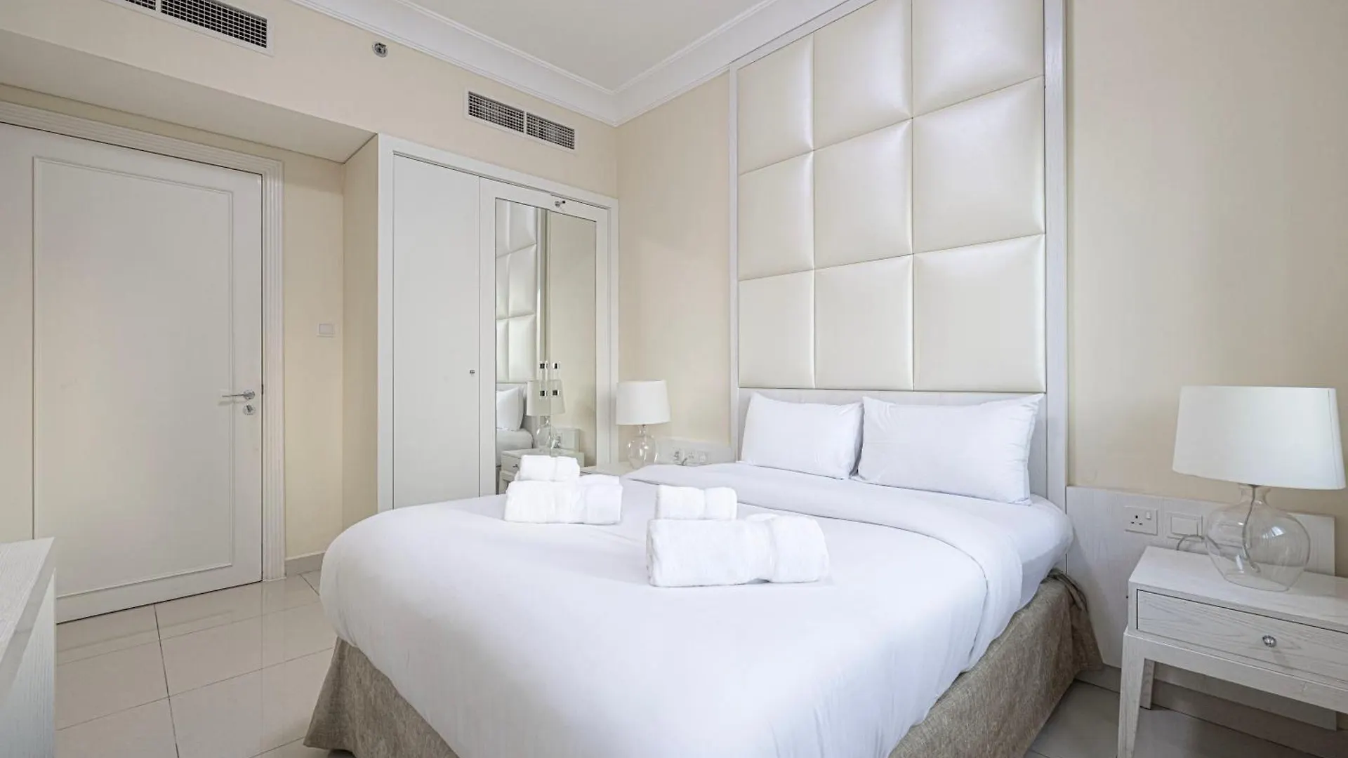 Apartment Damac Maison Mall Street 3 Bedroom Burj Khalifa View With Gym And Pool 1 Minute Walk To Dubai Mall United Arab Emirates