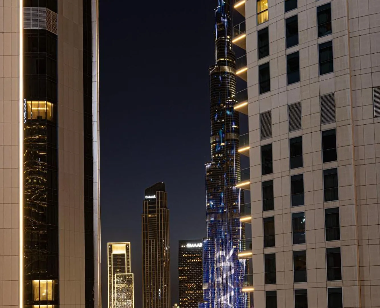 Damac Maison Mall Street 3 Bedroom Burj Khalifa View With Gym And Pool 1 Minute Walk To Dubai Mall United Arab Emirates
