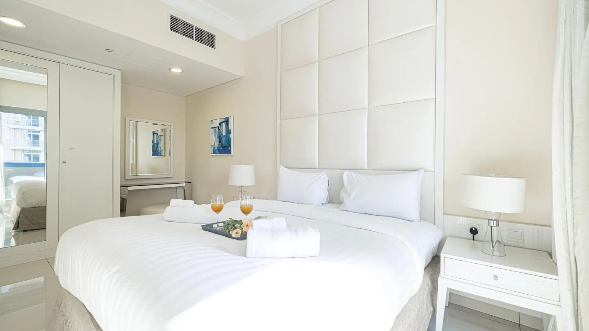 Damac Maison Mall Street 3 Bedroom Burj Khalifa View With Gym And Pool 1 Minute Walk To Dubai Mall United Arab Emirates