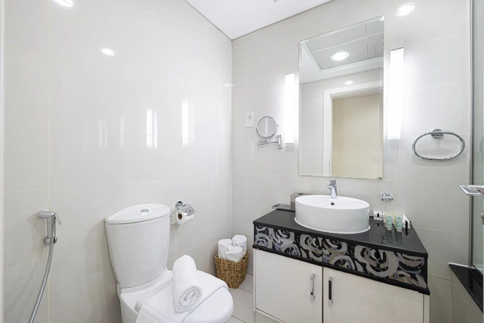 Apartment Damac Maison Mall Street 3 Bedroom Burj Khalifa View With Gym And Pool 1 Minute Walk To Dubai Mall