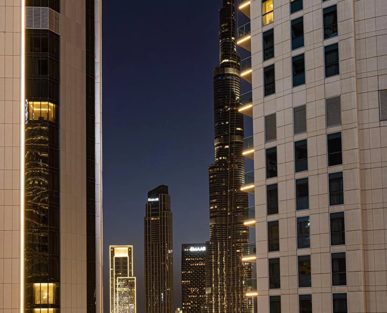 Damac Maison Mall Street 3 Bedroom Burj Khalifa View With Gym And Pool 1 Minute Walk To Dubai Mall